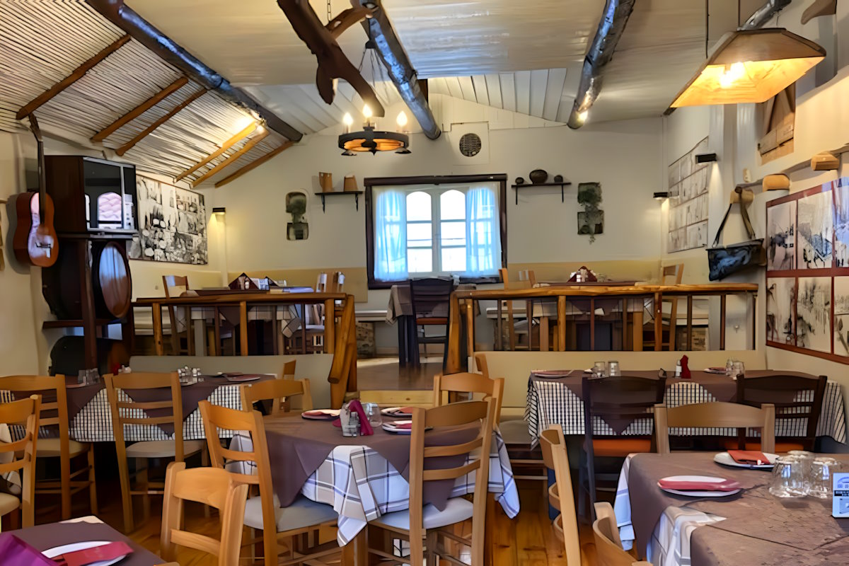 To Hagiati - Traditional Tavern