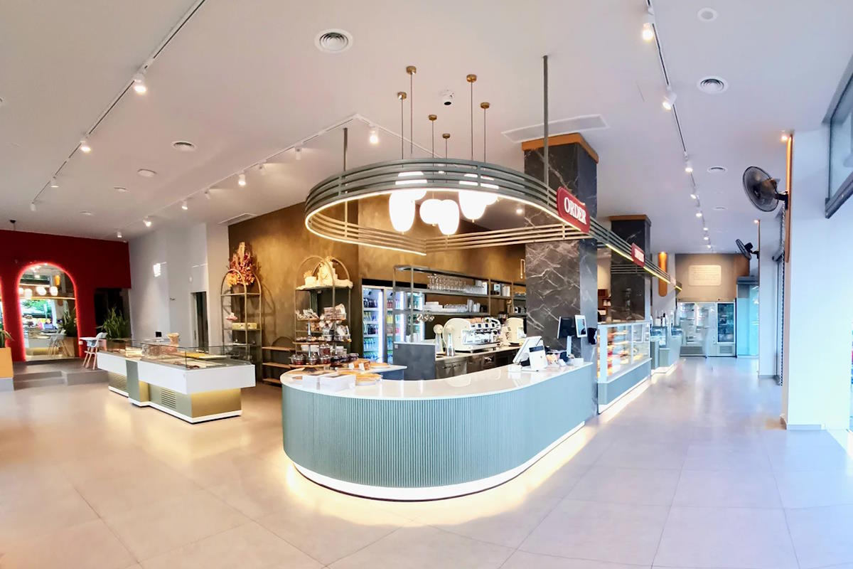 Pralina Patisserie - Kalamata Beach