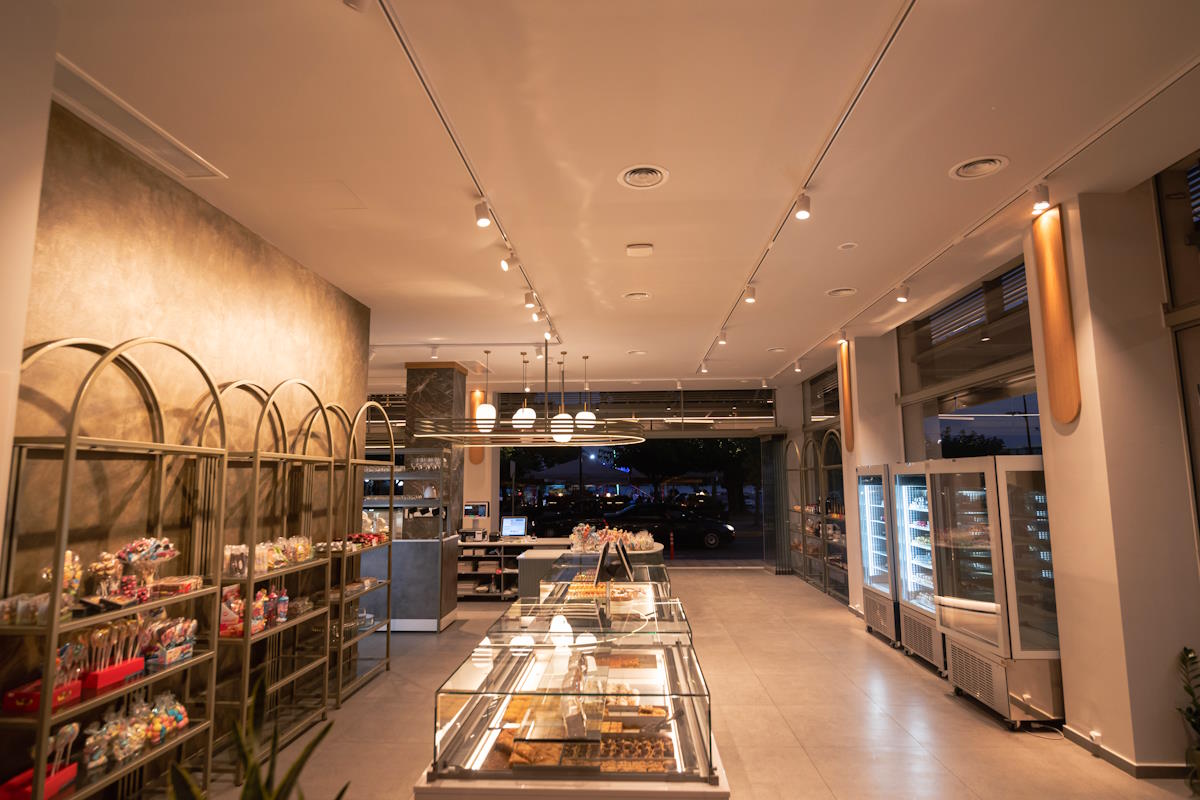 Pralina Patisserie - Kalamata Beach