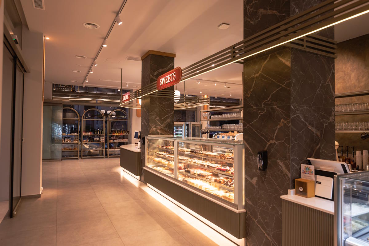 Pralina Patisserie - Kalamata Beach